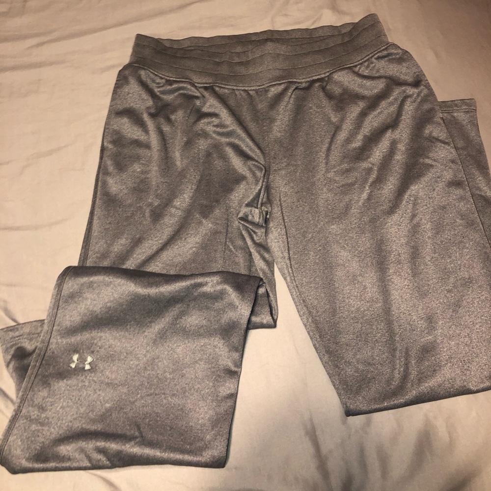 Women’s under Armour sweatpants